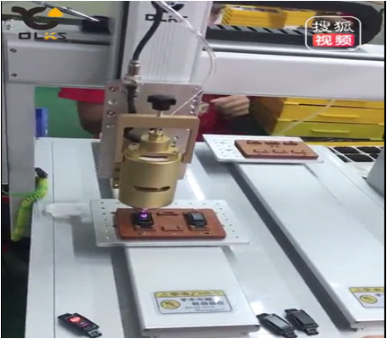 深圳91短视频推广機客戶案例 智能手環熱熔膠91短视频推广機